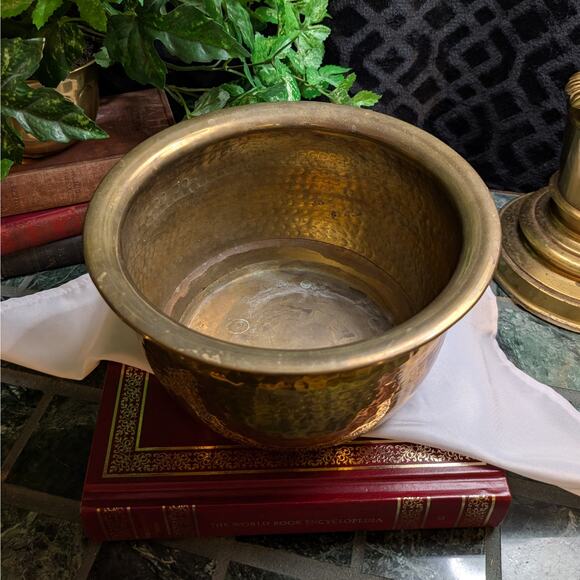 9.5"W Vintage Hammered Solid Brass Decorative Storage Planter Bowl w/ Patina - Picture 2 of 6